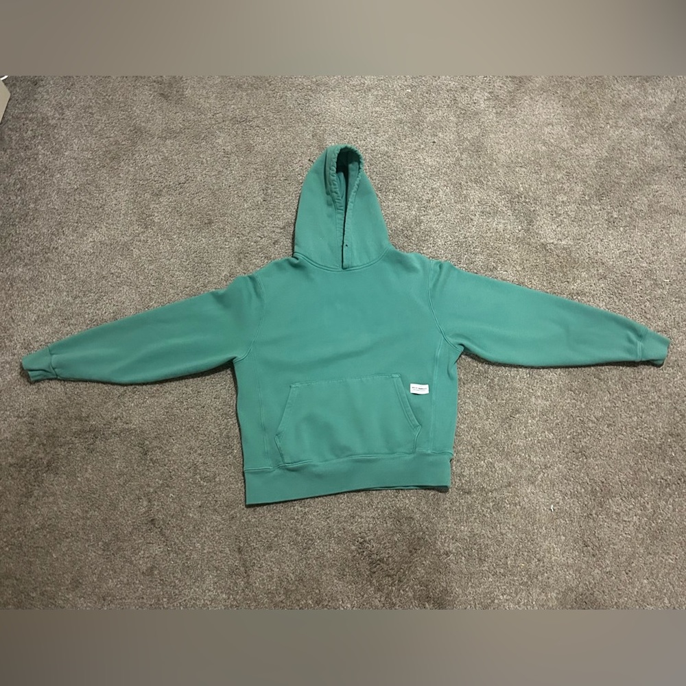 Green streetware hoodie
